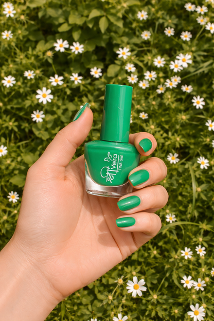 Tina 5ml Glossy Green Nail Polish – Quick Dry, High Shine, Chip Resistant Nail Color for Salon Finish